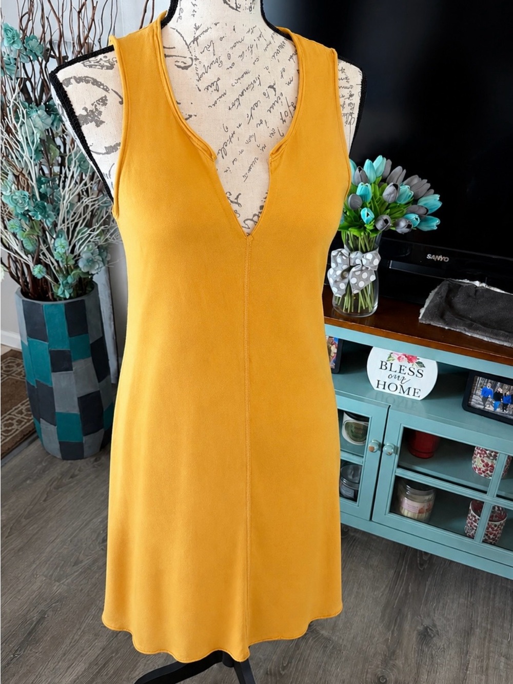 Universal Thread Mustard Yellow V‑Neck Midi Dress Size Medium